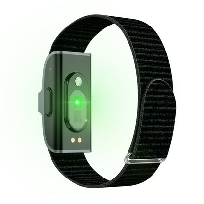 Smart Bracelet with Heart Rate and Temperature Monitoring